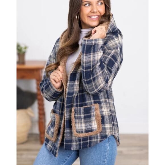 New In Navy and Mocha Plaid Sherpa Lined Reversible Jacket size S Cabincore 3656 - Picture 1 of 9